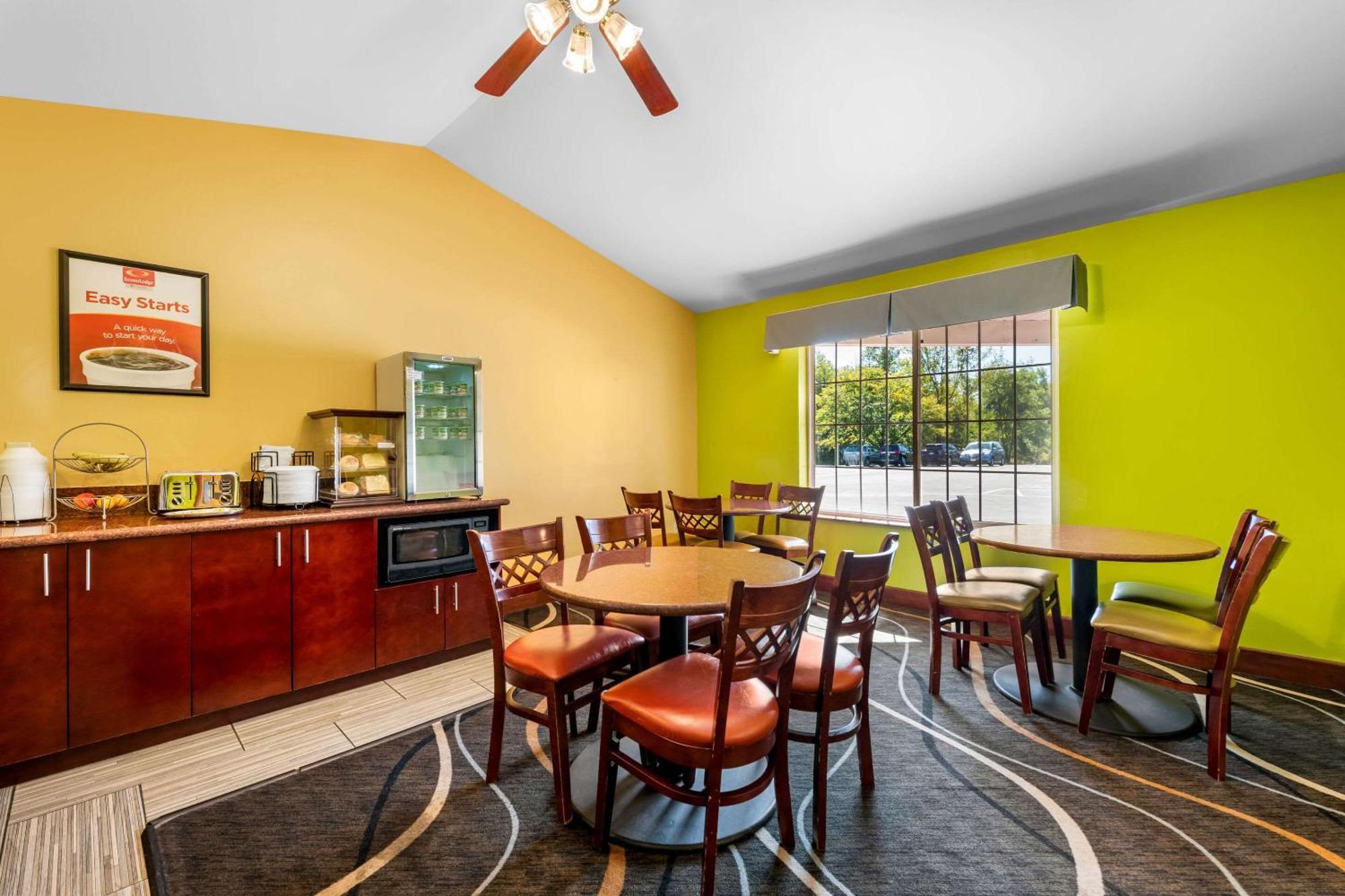 Econo Lodge Inn & Suites أو كلير المظهر الخارجي الصورة