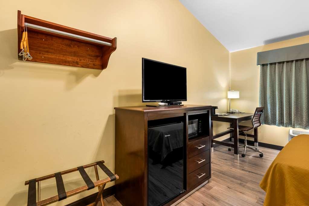 Econo Lodge Inn & Suites أو كلير الغرفة الصورة