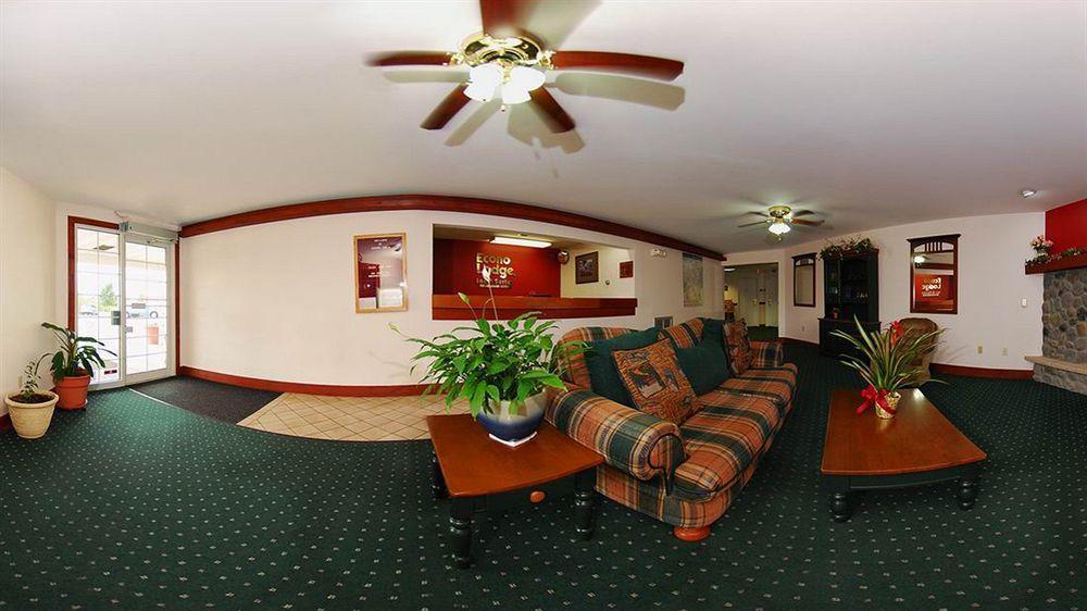 Econo Lodge Inn & Suites أو كلير المظهر الخارجي الصورة