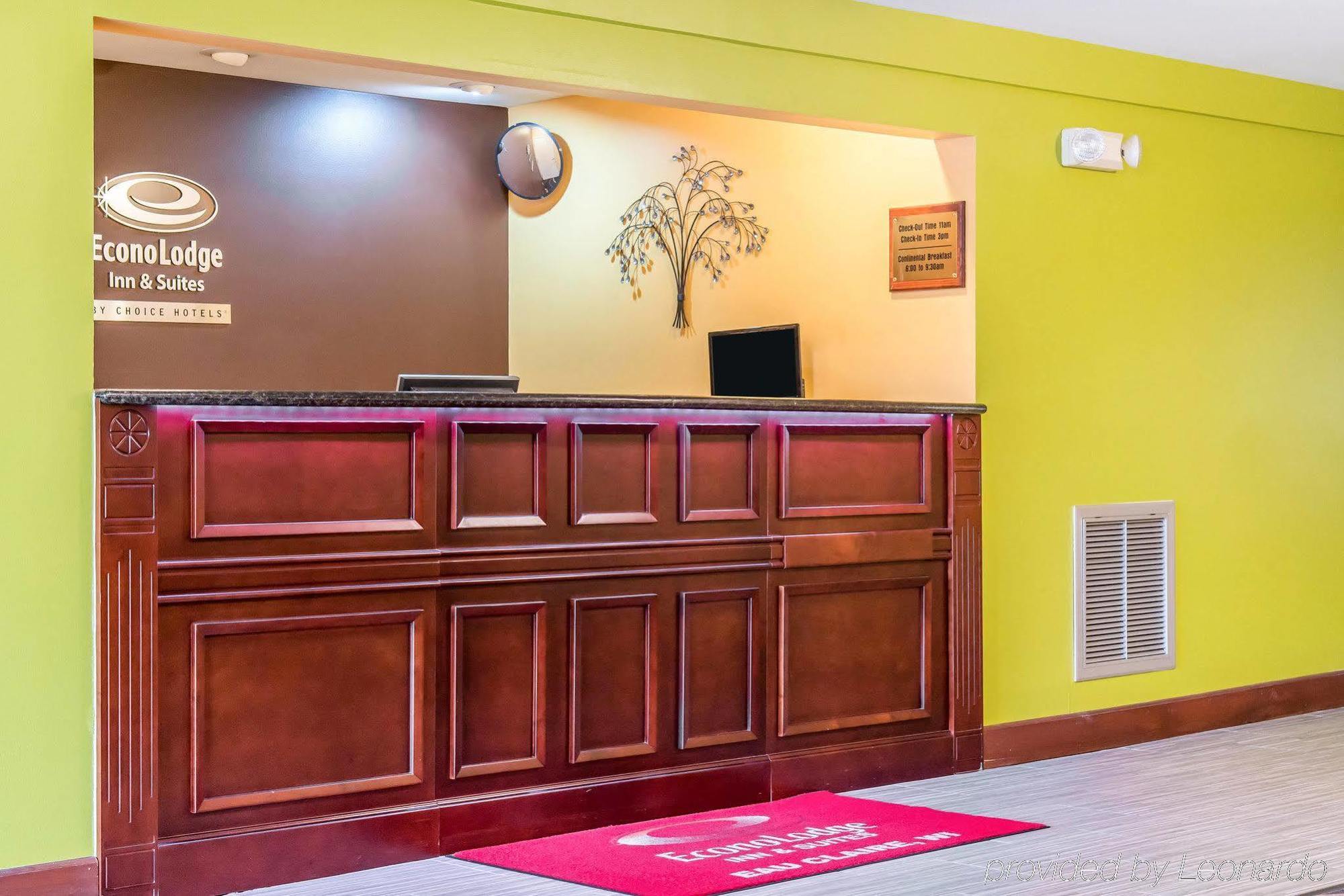 Econo Lodge Inn & Suites أو كلير المظهر الخارجي الصورة