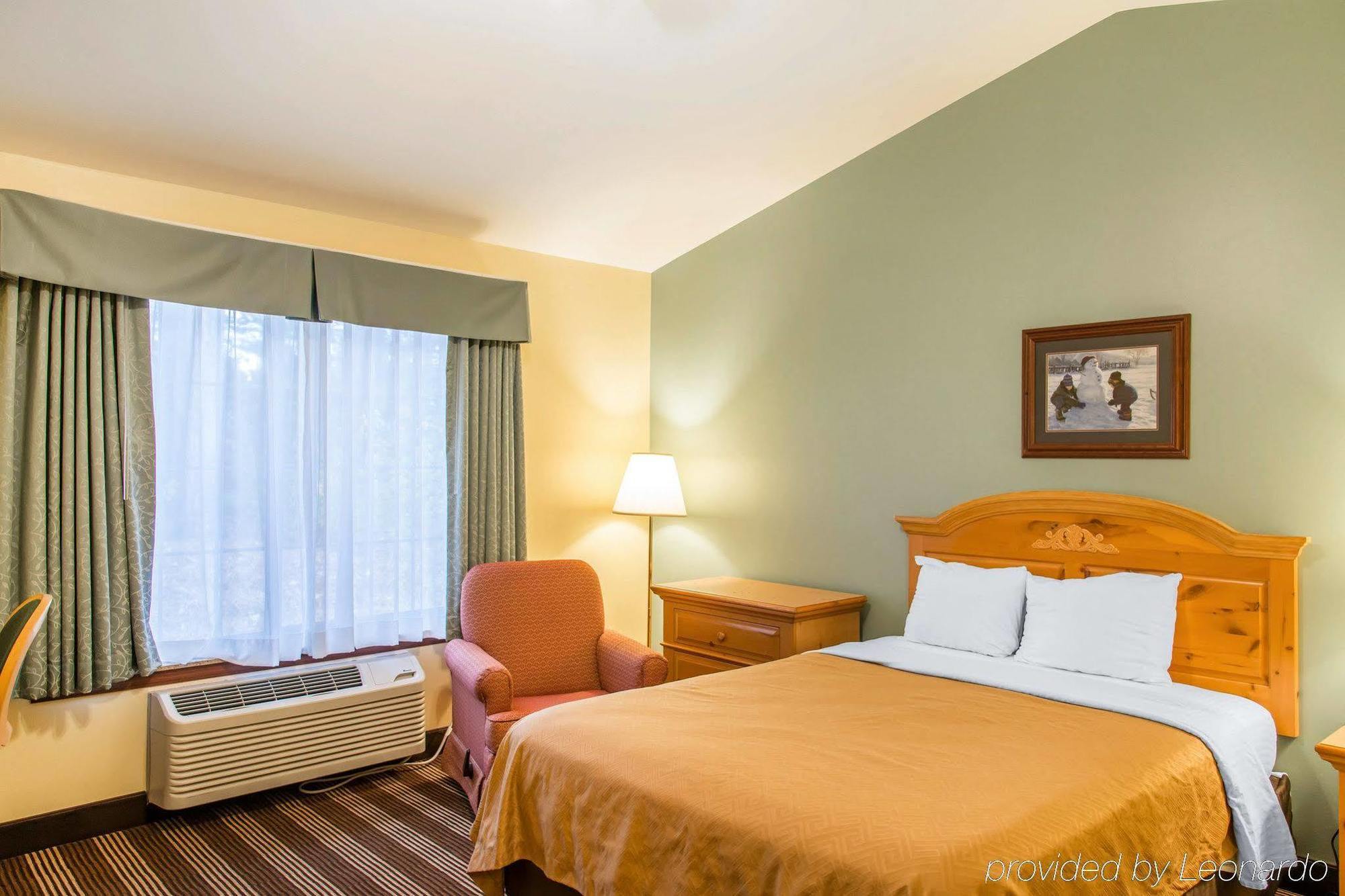 Econo Lodge Inn & Suites أو كلير المظهر الخارجي الصورة